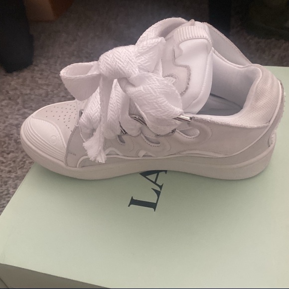 White Ruffled Sneakers - Picture 4 of 10